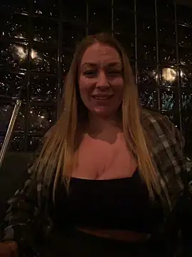 Snapshot of Sweet___Emily chatting on 02/09/26, 06:45 Sweet Emily online show from 02/09/26, 06:45