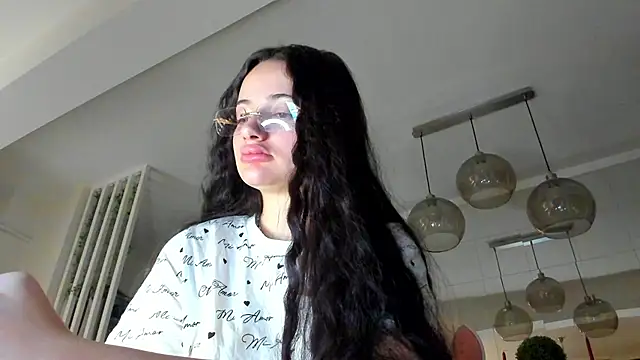 IreneVON online show from 12/01/25, 05:23