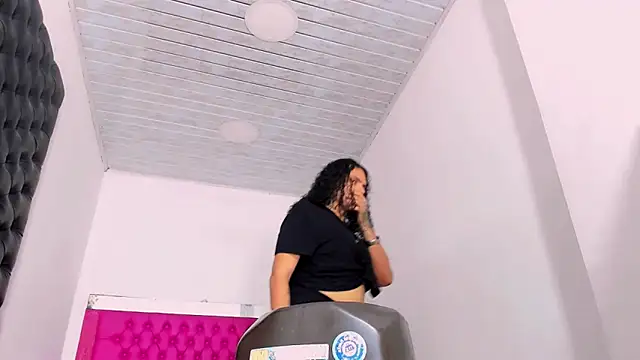 Snapshot of aleja_mistress_ chatting on 11/29/25, 07:50 aleja mistress online show from 11/29/25, 07:50