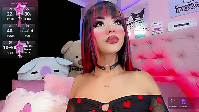 Snapshot of Cute_Roxxy chatting on 02/15/25, 10:22 Cute Roxxy online show from 02/15/25, 10:22