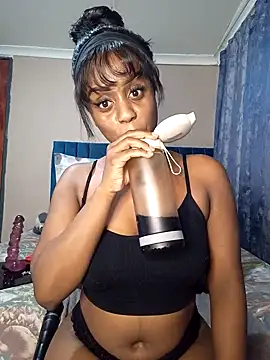 Queen-Chocolate online show from 03/08/25, 03:06