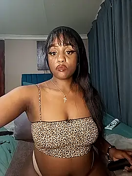 Queen-Chocolate online show from 09/18/25, 04:42