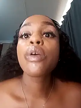 Snapshot of Queen-Chocolate chatting on 03/20/26, 11:37 Queen-Chocolate online show from 03/20/26, 11:37