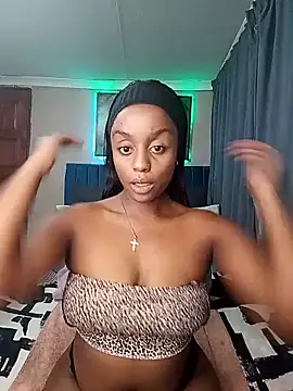 Snapshot of Queen-Chocolate chatting on 04/19/26, 10:56 Queen-Chocolate online show from 04/19/26, 10:56