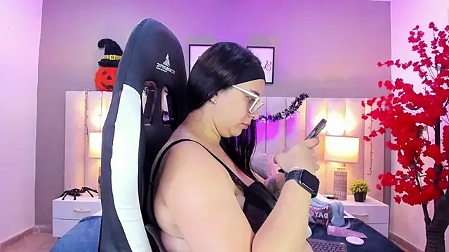 sara parker069 online show from 10/30/25, 02:07