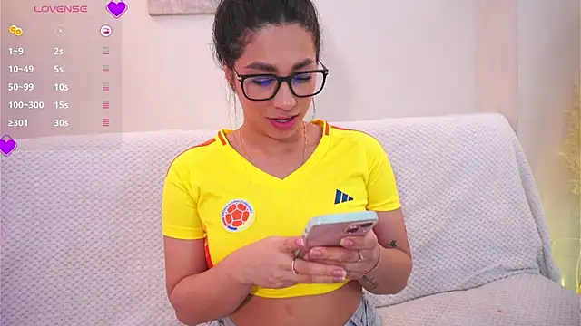 amelie leigh online show from 09/10/25, 03:39