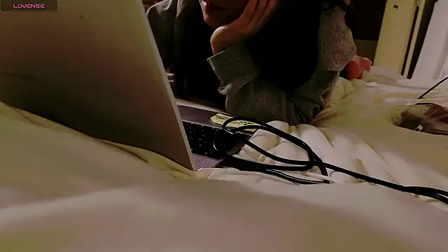 maii- online show from 02/01/26, 12:15