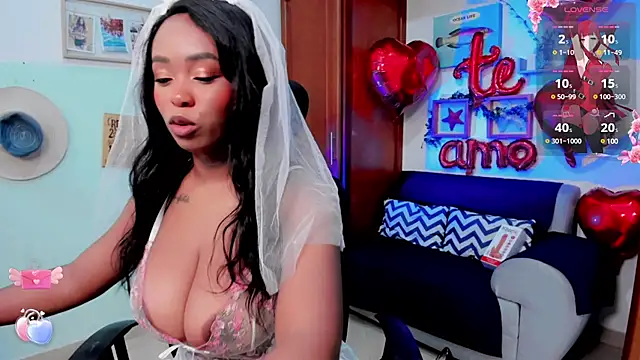 Snapshot of doris_cruz chatting on 02/13/25, 01:15 doris cruz online show from 02/13/25, 01:15