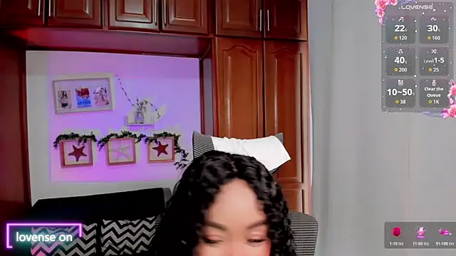 Snapshot of doris_cruz chatting on 09/30/25, 03:06 doris cruz online show from 09/30/25, 03:06