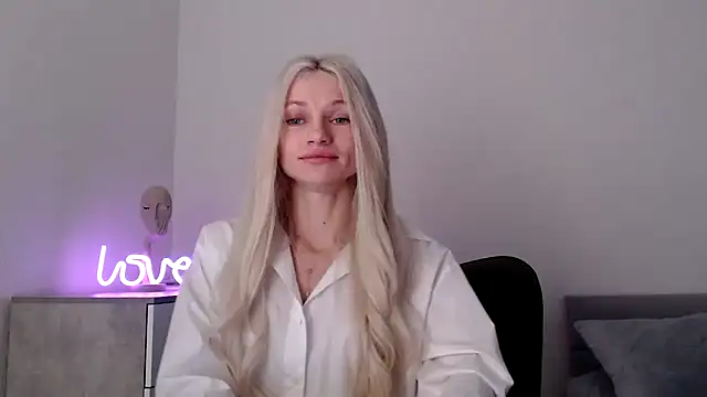 EmmaSweet1111 online show from 12/15/25, 02:10