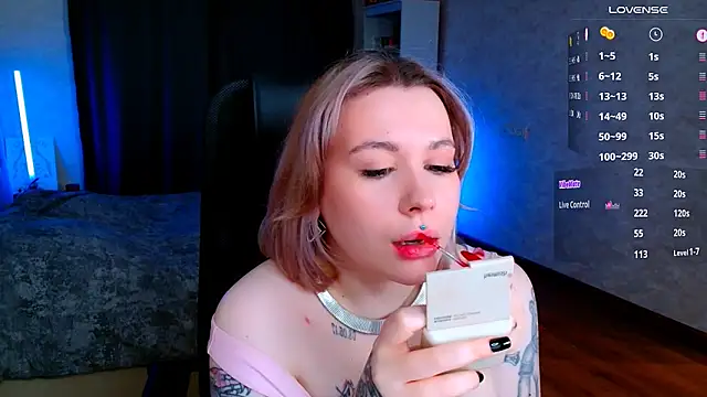 Snapshot of Blueberry-baby chatting on 02/18/25, 05:42 Blueberry-baby online show from 02/18/25, 05:42