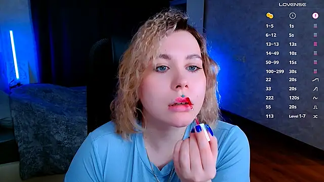 Snapshot of Blueberry-baby chatting on 03/06/25, 06:05 Blueberry-baby online show from 03/06/25, 06:05