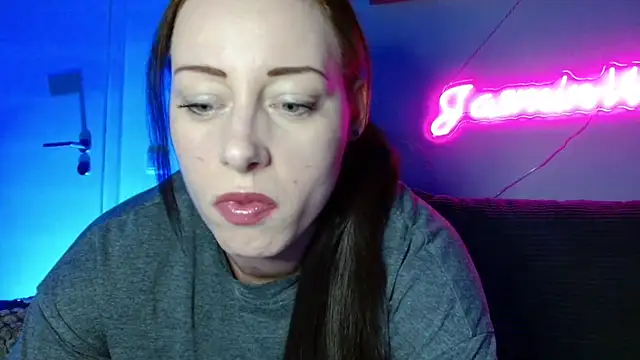 Snapshot of Jasmin-White chatting on 03/29/26, 08:31 Jasmin-White online show from 03/29/26, 08:31