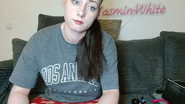 Snapshot of Jasmin-White chatting on 03/30/26, 06:53 Jasmin-White online show from 03/30/26, 06:53