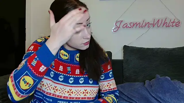 Snapshot of Jasmin-White chatting on 04/12/26, 01:49 Jasmin-White online show from 04/12/26, 01:49