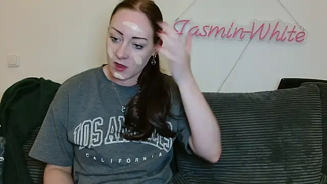 Snapshot of Jasmin-White chatting on 06/09/26, 07:14 Jasmin-White online show from 06/09/26, 07:14