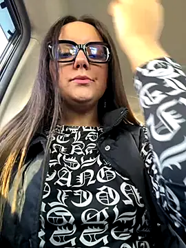 Snapshot of NarcissaHot chatting on 09/10/25, 02:11 NarcissaHot online show from 09/10/25, 02:11