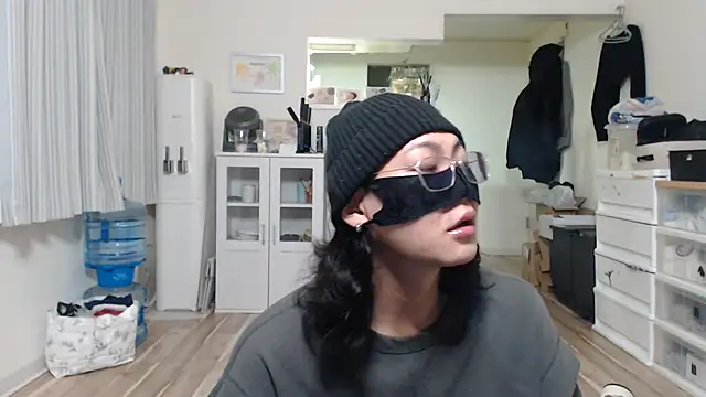 --SHUN-- online show from 01/22/25, 01:11