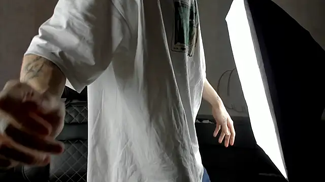 Snapshot of MasonWarholl chatting on 12/12/24, 03:27 MasonWarholl online show from 12/12/24, 03:27