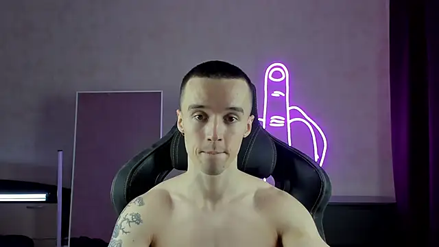 Snapshot of MasonWarholl chatting on 12/19/24, 09:06 MasonWarholl online show from 12/19/24, 09:06