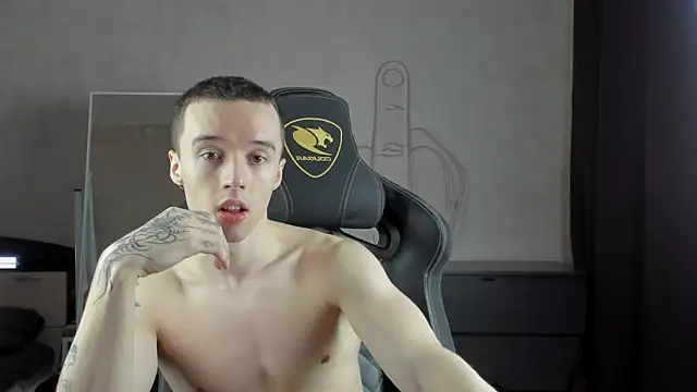 Snapshot of MasonWarholl chatting on 01/04/25, 05:37 MasonWarholl online show from 01/04/25, 05:37