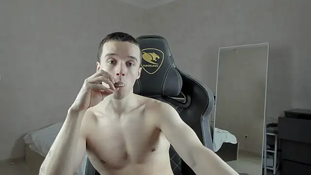 Snapshot of MasonWarholl chatting on 01/14/25, 02:53 MasonWarholl online show from 01/14/25, 02:53