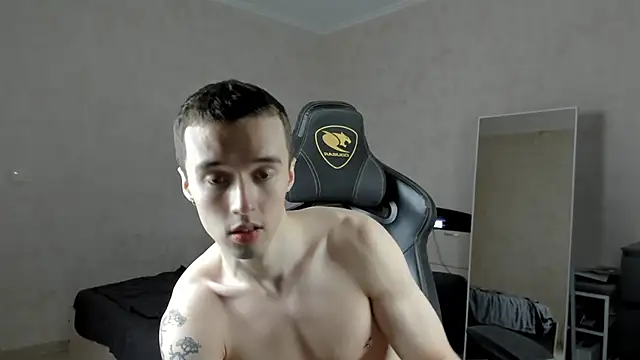 Snapshot of MasonWarholl chatting on 01/19/25, 06:21 MasonWarholl online show from 01/19/25, 06:21