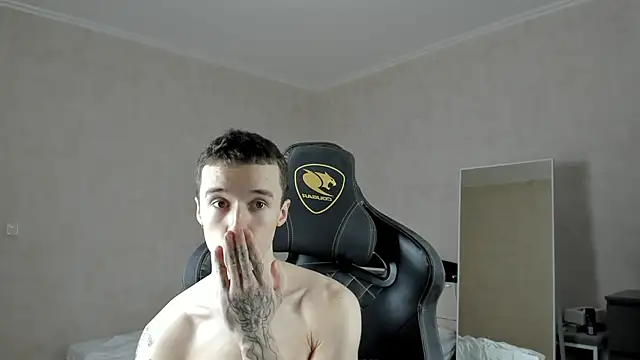 Snapshot of MasonWarholl chatting on 01/28/25, 04:39 MasonWarholl online show from 01/28/25, 04:39