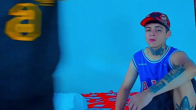 Snapshot of HOT_boy2025 chatting on 03/22/25, 07:09 HOT boy2025 online show from 03/22/25, 07:09