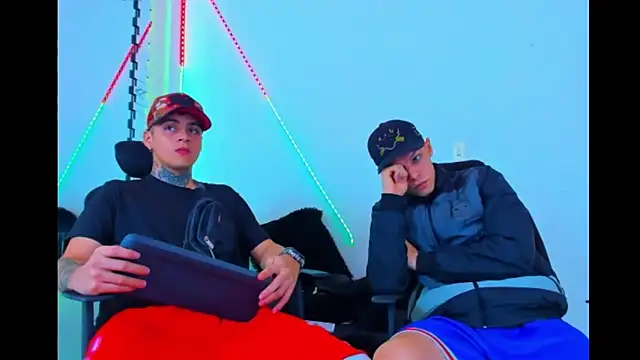 Snapshot of HOT_boy2025 chatting on 09/14/25, 05:17 HOT boy2025 online show from 09/14/25, 05:17