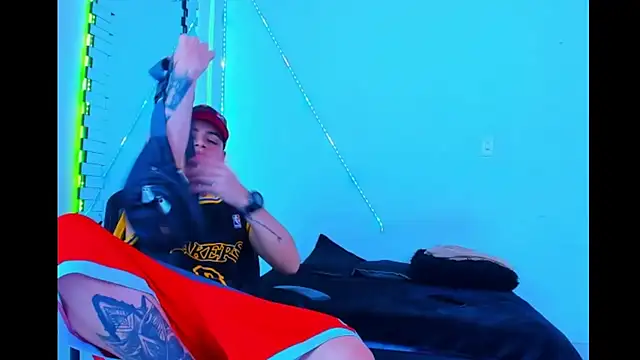 Snapshot of HOT_boy2025 chatting on 09/23/25, 05:54 HOT boy2025 online show from 09/23/25, 05:54