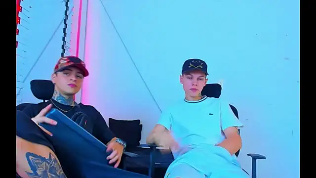 Snapshot of HOT_boy2025 chatting on 09/24/25, 09:01 HOT boy2025 online show from 09/24/25, 09:01