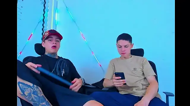 Snapshot of HOT_boy2025 chatting on 09/25/25, 03:32 HOT boy2025 online show from 09/25/25, 03:32