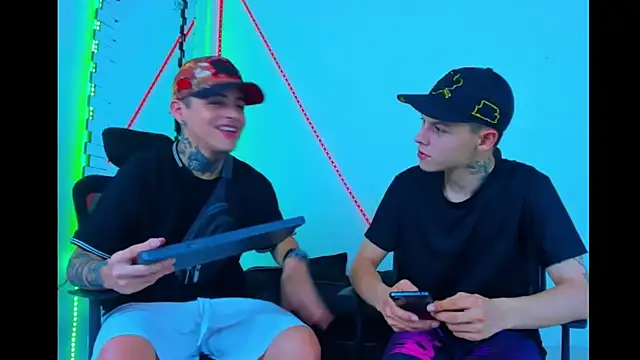 Snapshot of HOT_boy2025 chatting on 09/25/25, 05:05 HOT boy2025 online show from 09/25/25, 05:05