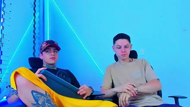 Snapshot of HOT_boy2025 chatting on 10/12/25, 03:49 HOT boy2025 online show from 10/12/25, 03:49