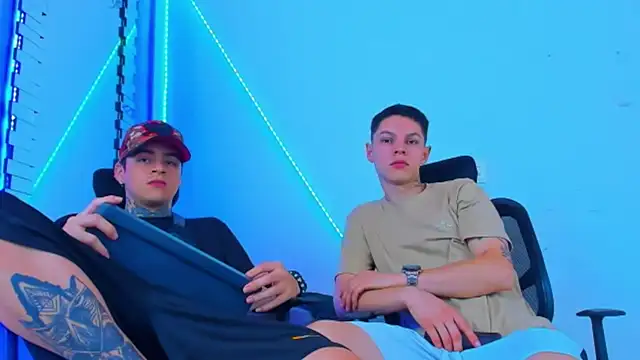 Snapshot of HOT_boy2025 chatting on 10/15/25, 12:11 HOT boy2025 online show from 10/15/25, 12:11