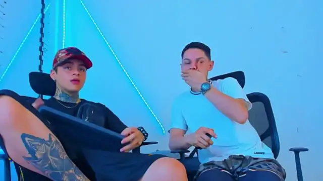 Snapshot of HOT_boy2025 chatting on 10/16/25, 05:41 HOT boy2025 online show from 10/16/25, 05:41