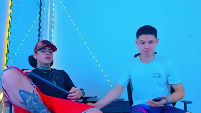 Snapshot of HOT_boy2025 chatting on 10/20/25, 01:28 HOT boy2025 online show from 10/20/25, 01:28