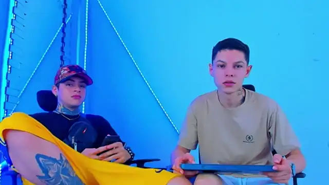 Snapshot of HOT_boy2025 chatting on 10/21/25, 01:28 HOT boy2025 online show from 10/21/25, 01:28