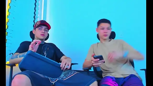 HOT boy2025 online show from 11/25/25, 03:17