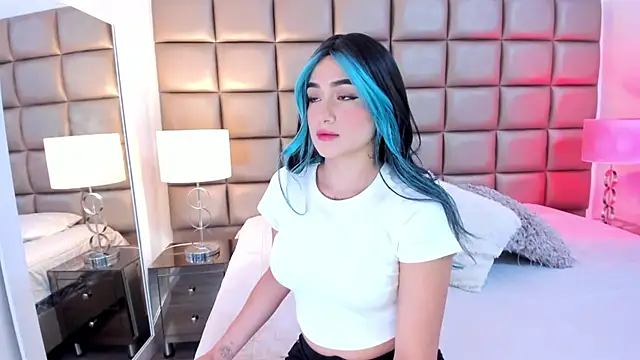 AnnyHizzle online show from 02/01/25, 09:40