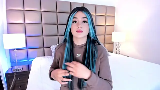 AnnyHizzle online show from 02/17/25, 09:30