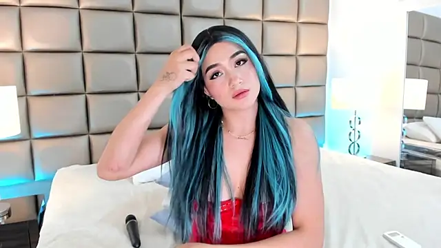 AnnyHizzle online show from 03/18/25, 03:31