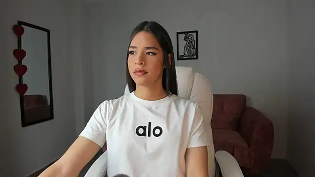 Alice23jones online show from 03/07/25, 12:45