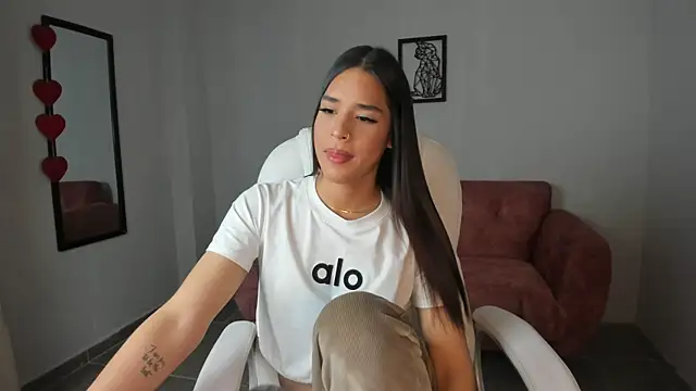 Alice23jones online show from 03/07/25, 03:49