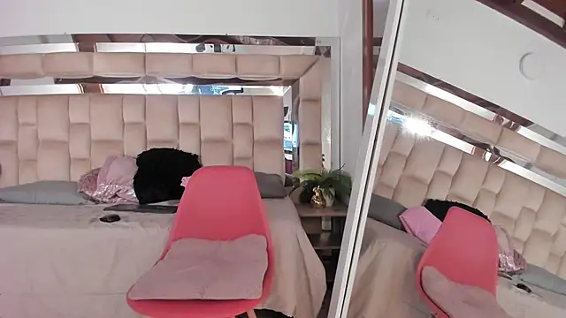 Dapnne  online show from 10/26/25, 12:44