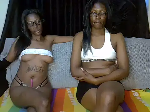 Snapshot of sweet_ebonies chatting on 04/07/26, 10:48 sweet ebonies online show from 04/07/26, 10:48