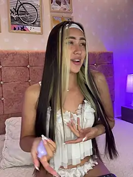 Snapshot of liaa_18 chatting on 02/18/25, 08:05 liaa 18 online show from 02/18/25, 08:05