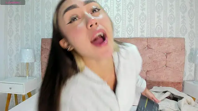 Snapshot of liaa_18 chatting on 09/09/25, 03:39 liaa 18 online show from 09/09/25, 03:39