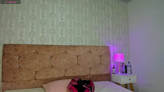 Snapshot of liaa_18 chatting on 09/25/25, 03:32 liaa 18 online show from 09/25/25, 03:32